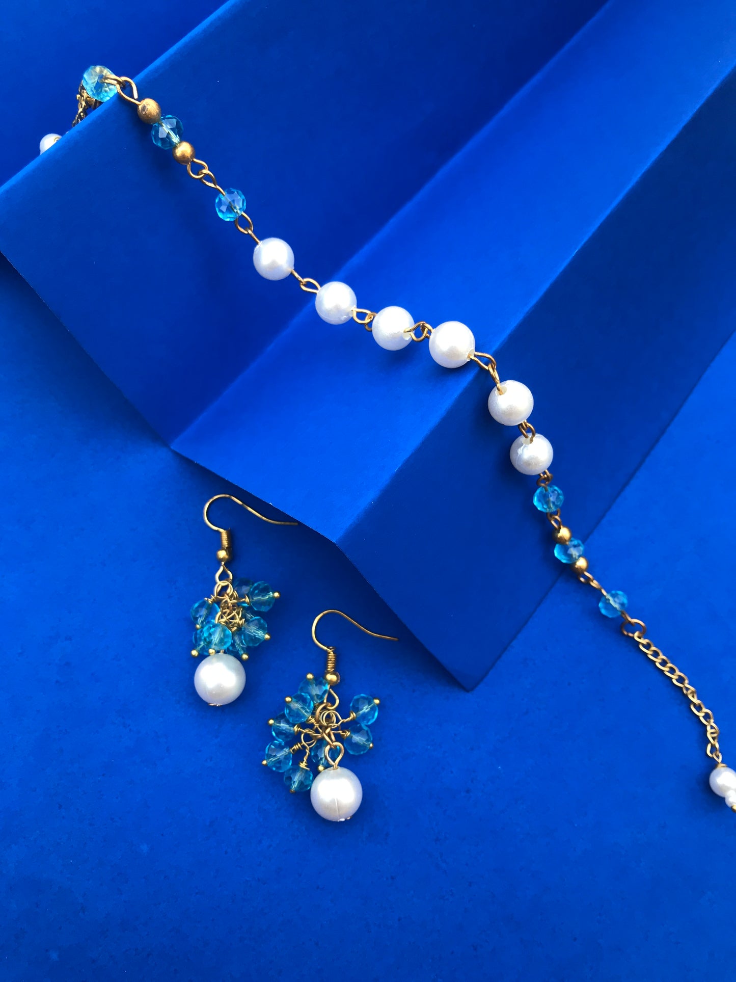 Pearl & Crystal Bracelet and Earrings Set